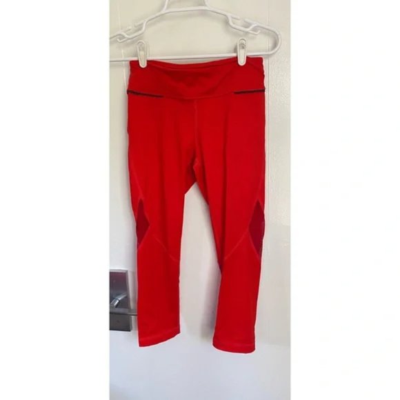 Alala Captain Crop Tights in Fiery Red 🔥 - Picture 4 of 7